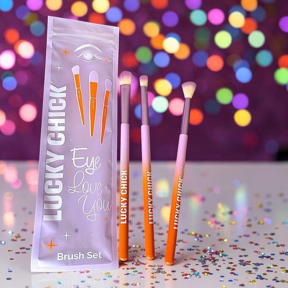 Lucky chick eye love you brush set New